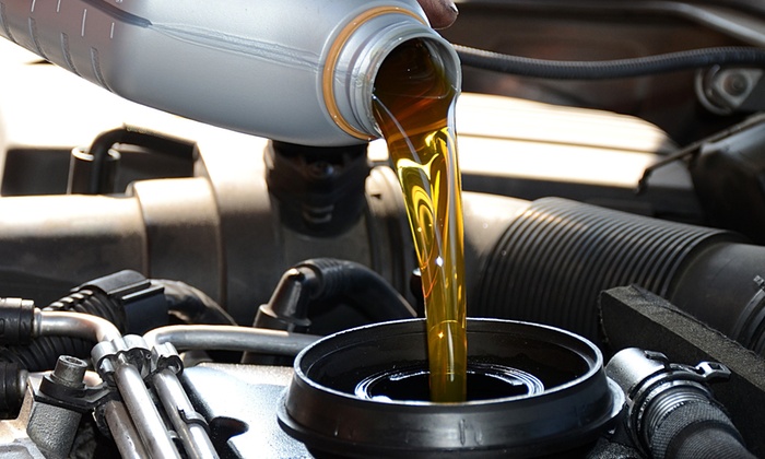 A importância do óleo lubrificante para máquinas e veículos