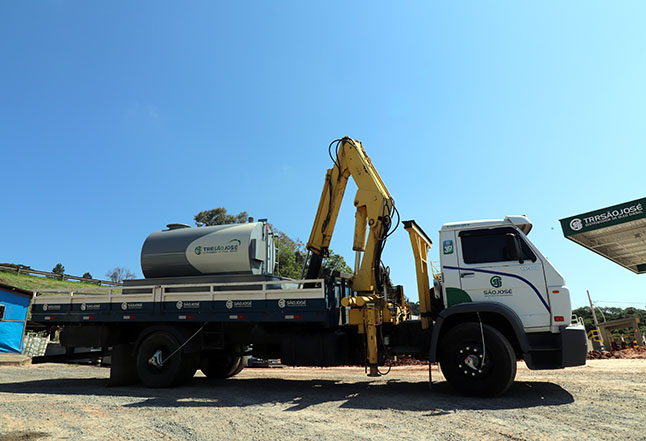 Caminhão de transporte de óleo diesel